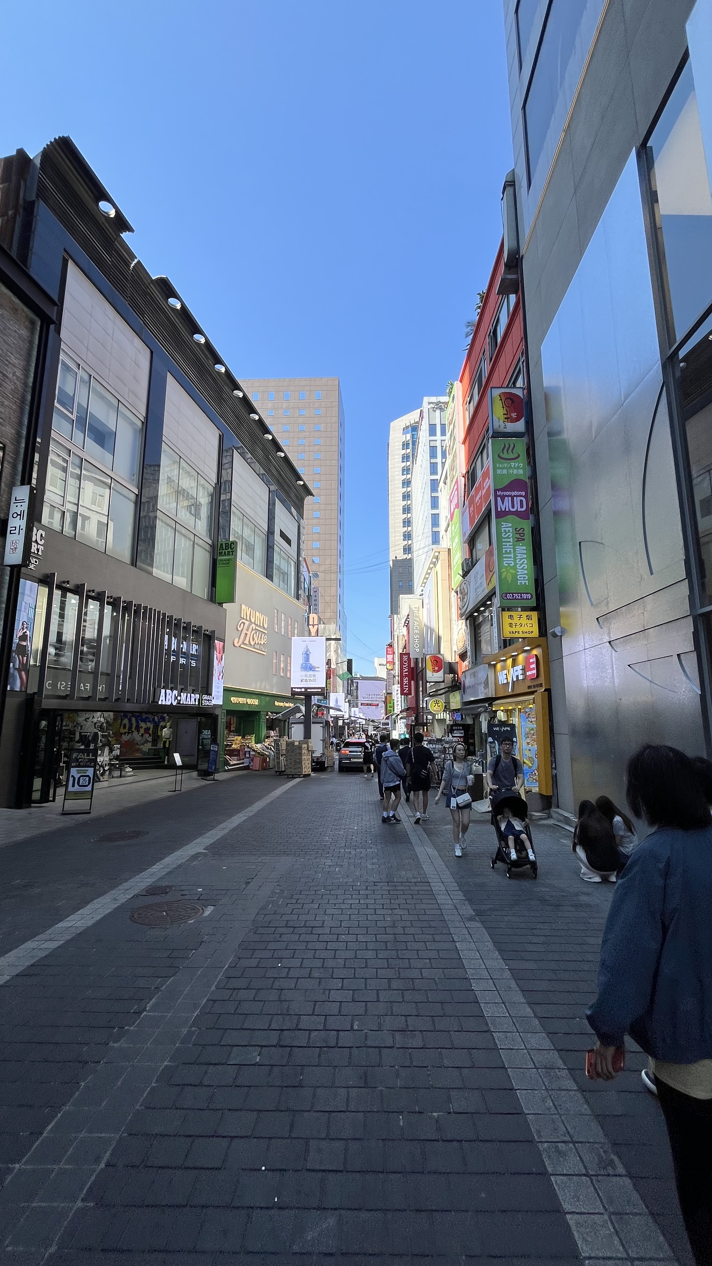 Myeongdong street view Seoul (8/8)